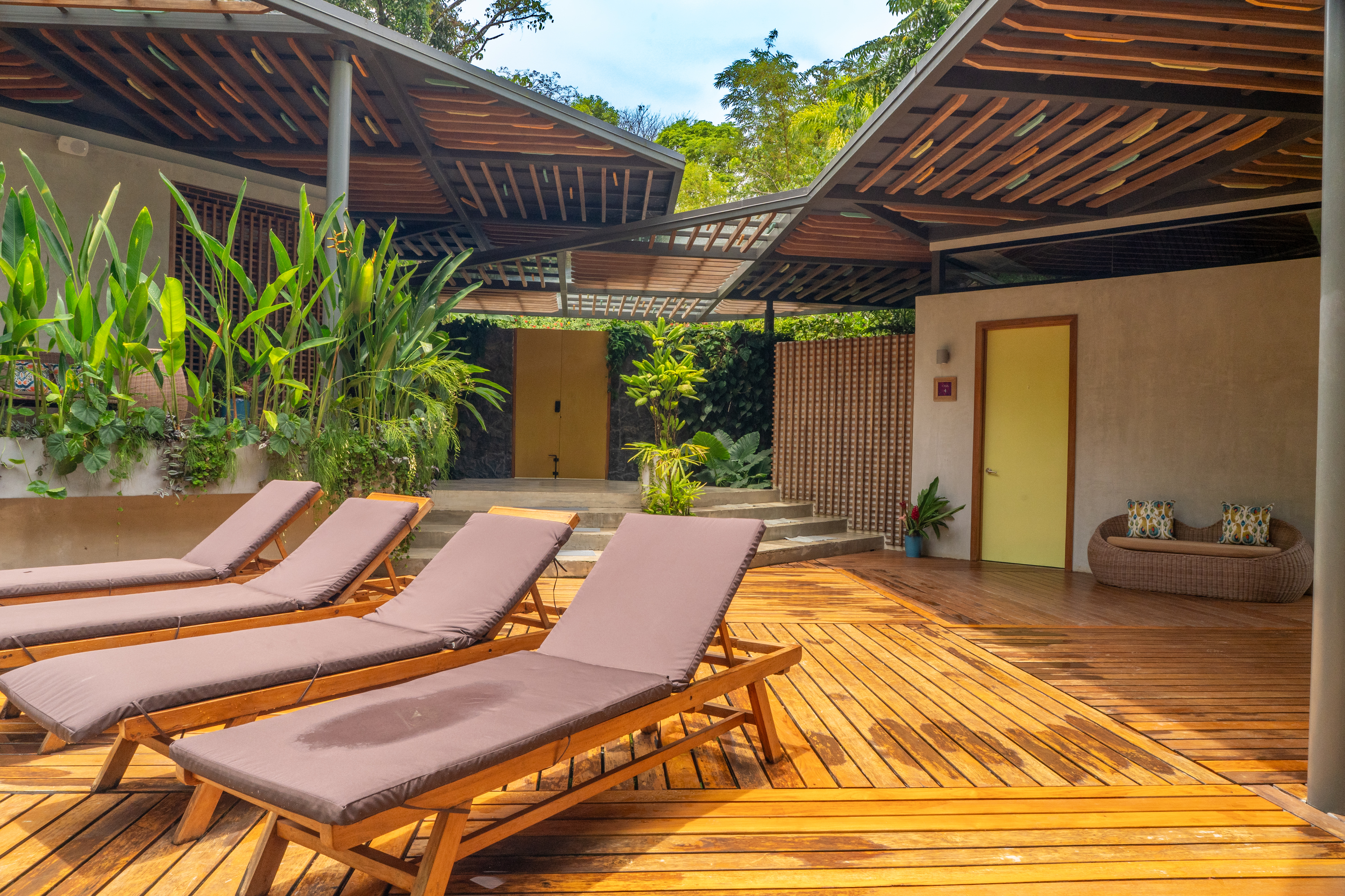 The Courtyard 6