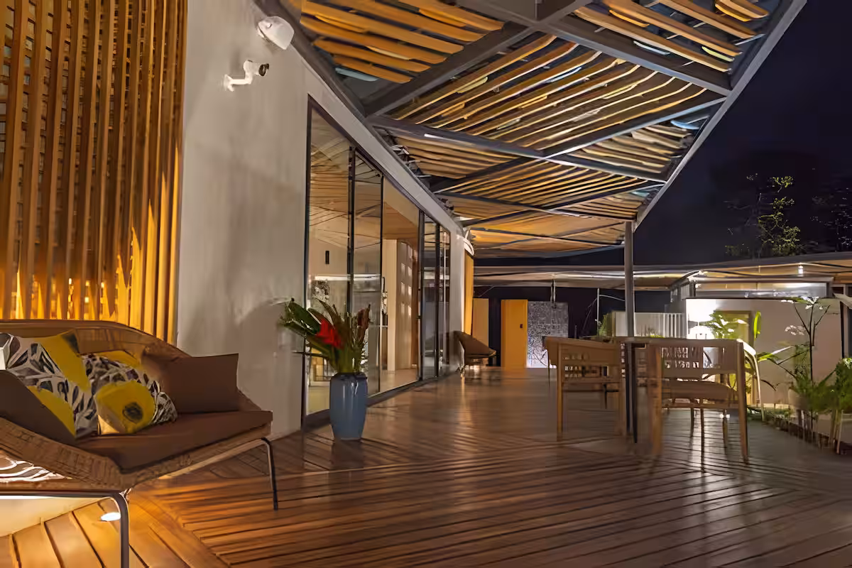 The Courtyard 14