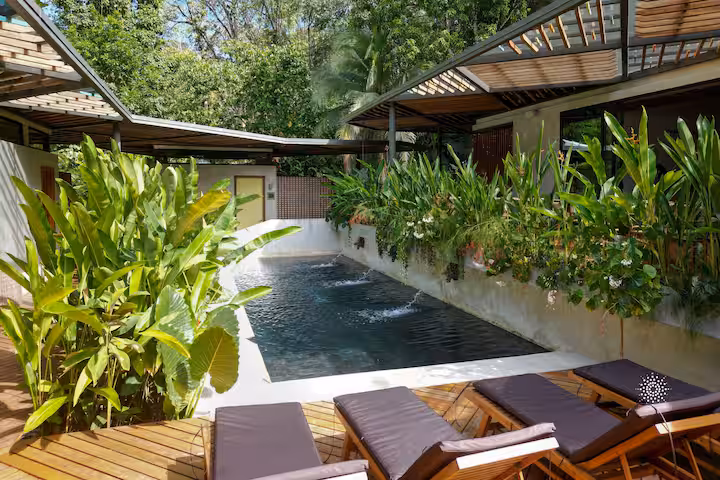 The Pool 6